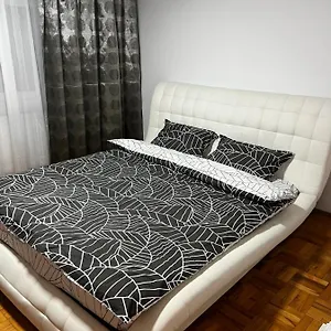 Mona Taxi#airport #parking#bucharest#therme Apartamento Otopeni