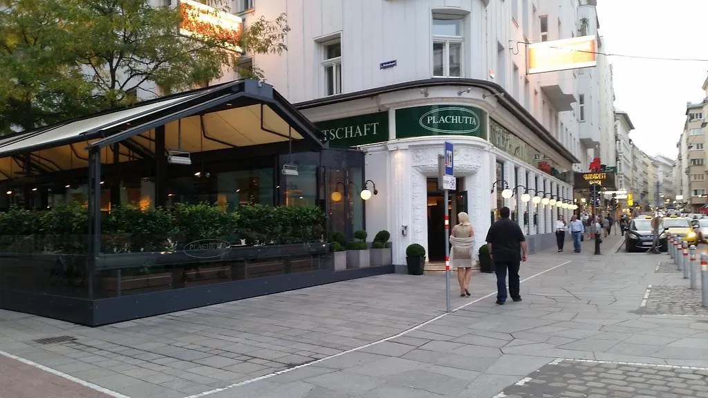 Goldfisch Apartment Central Park Viena