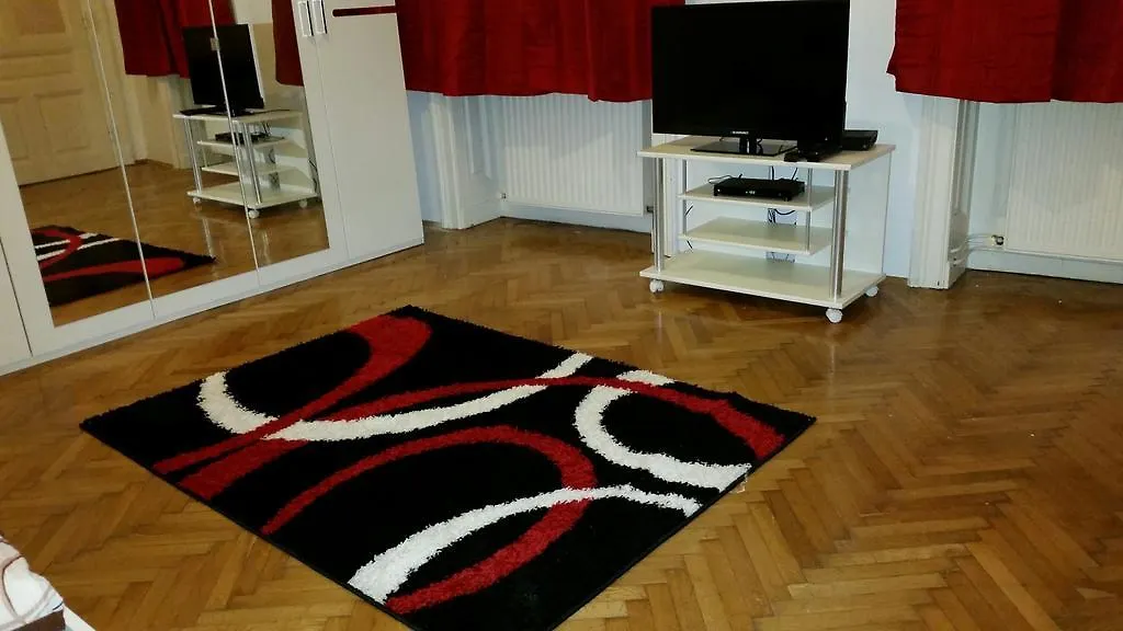 Goldfisch Apartment Central Park Viena